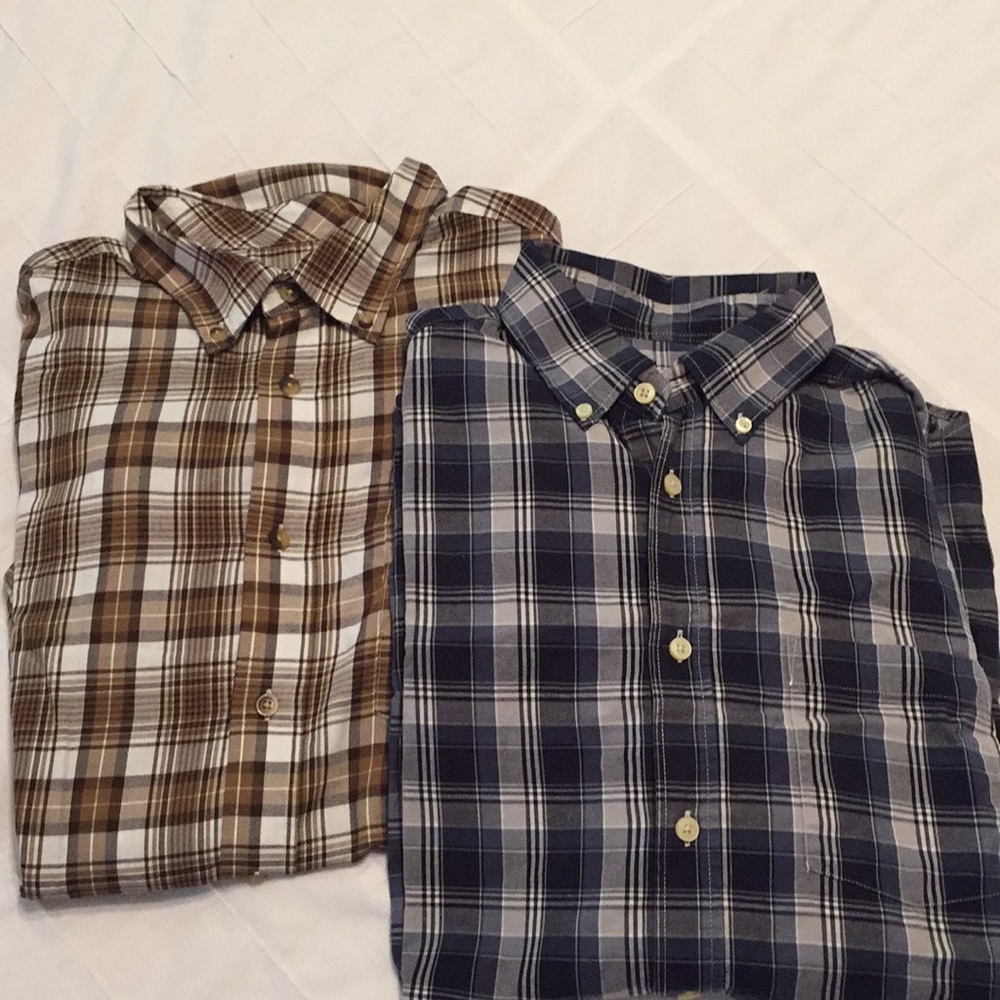 2 men’s long sleeve button downs